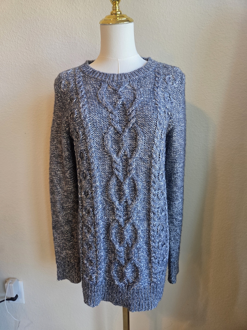 GAP Gray Cable-Knit Crewneck Sweater Women's Size M